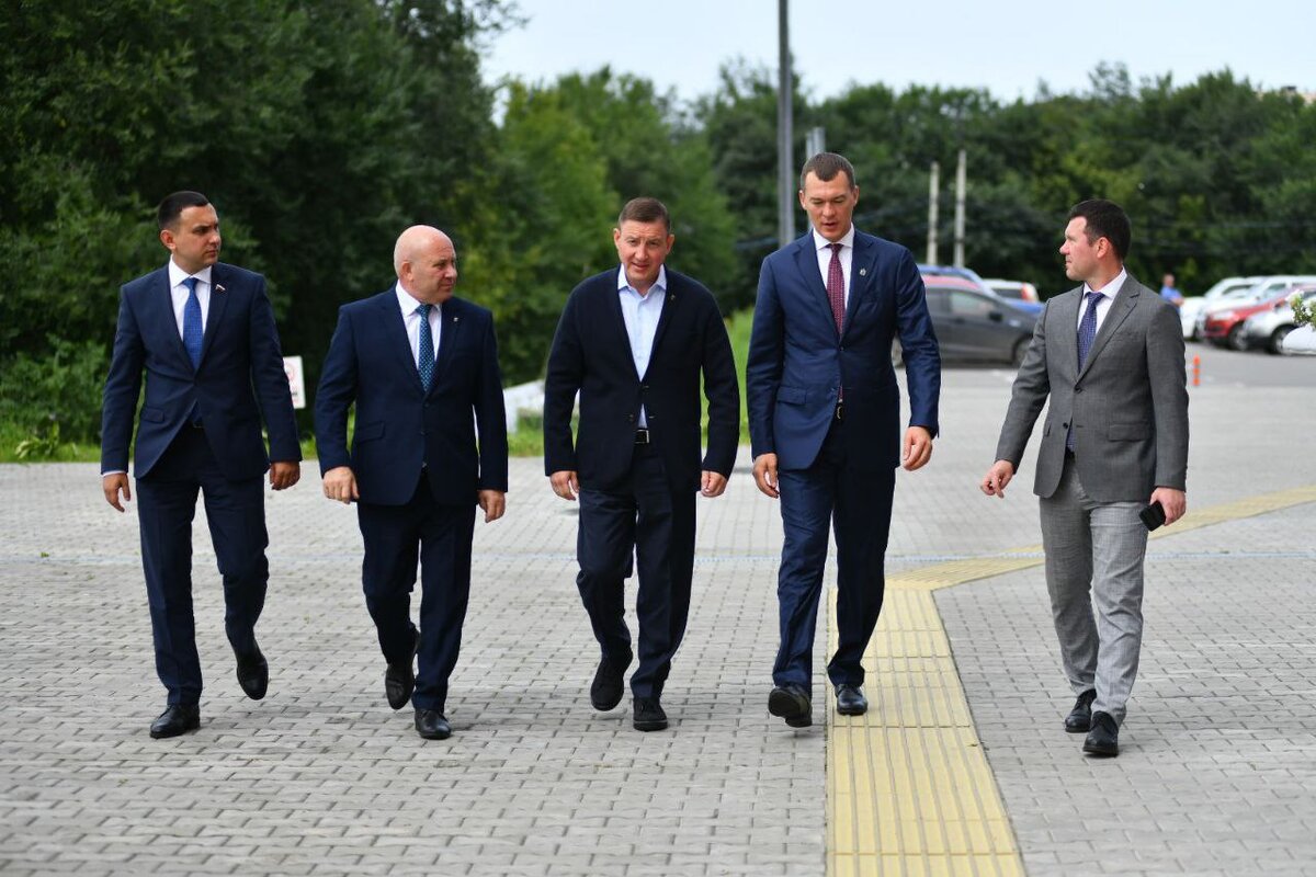 Приезд андрея. Приезд губернатора хабаровского края в охотск.
