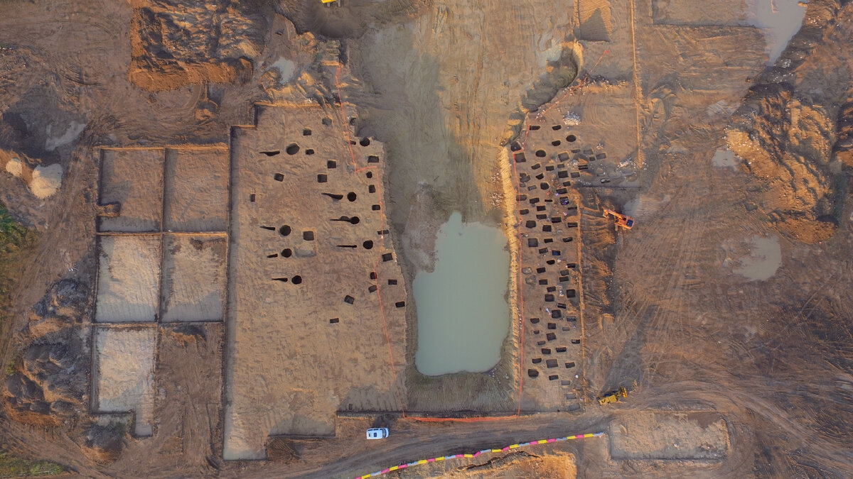 римская империя археологические находки. аланские украшения древние. клад викингов на острове готланд. авары инвентарь погребений. клады готланда.