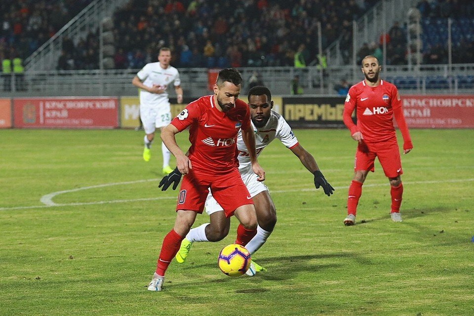    Красноярский футболист Михаил Комков вошел в тренерский штаб ФК «Енисей-2» Мария ЛЕНЦ