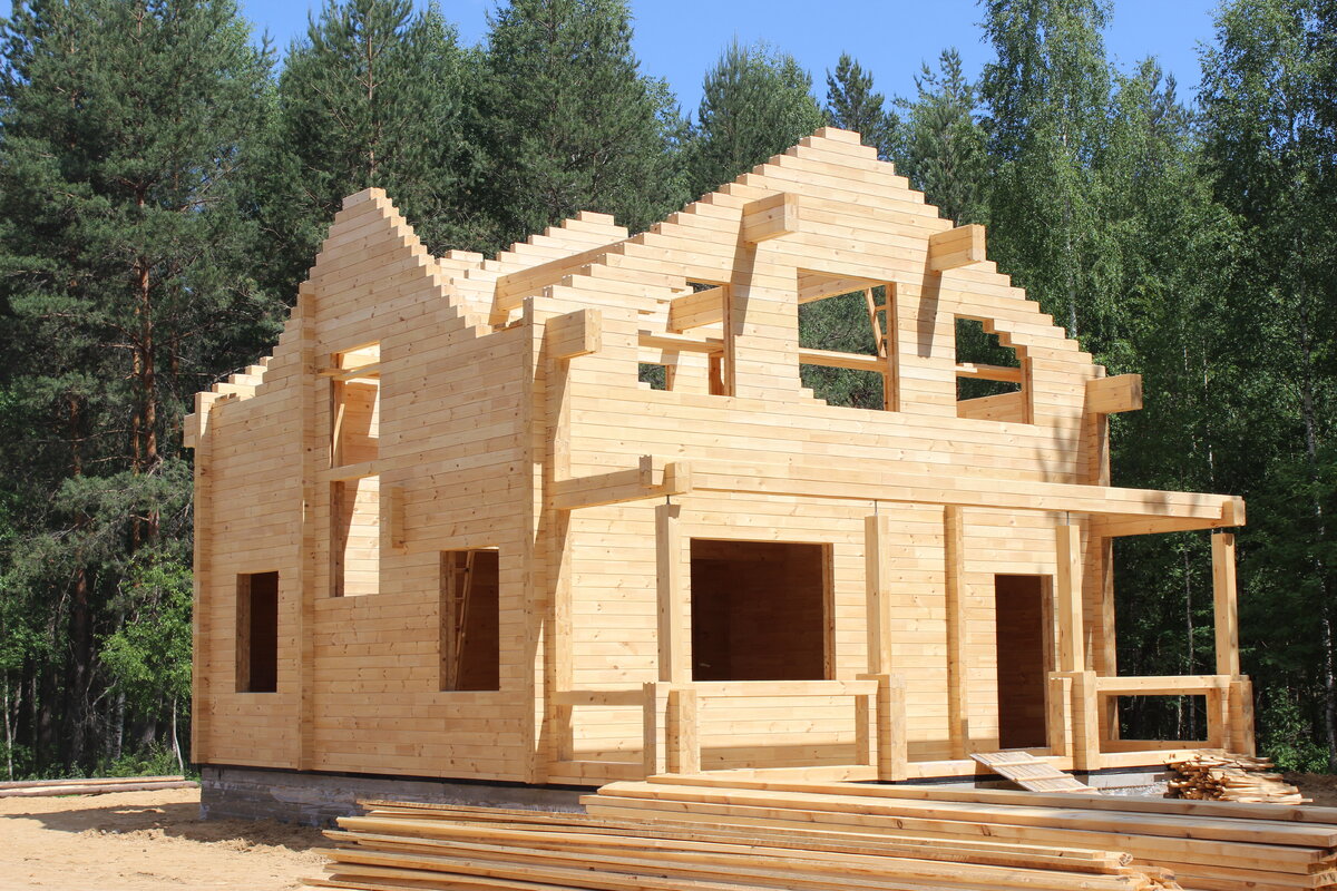 Этапы строительства деревянного дома из бревна