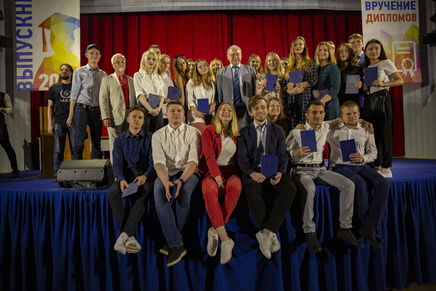 выпускники оф мифи 1984. великие выпускники мифи. мифи 1981. выпускники мифи. выпускники мифи фото.