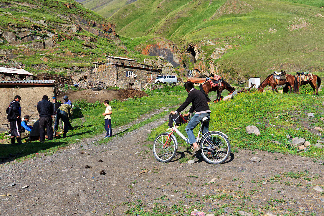 Ритляб водопад. Пагода в ритляб. Озеро ритляб. Пагода в ритляб. От цуриба до ритляб село.