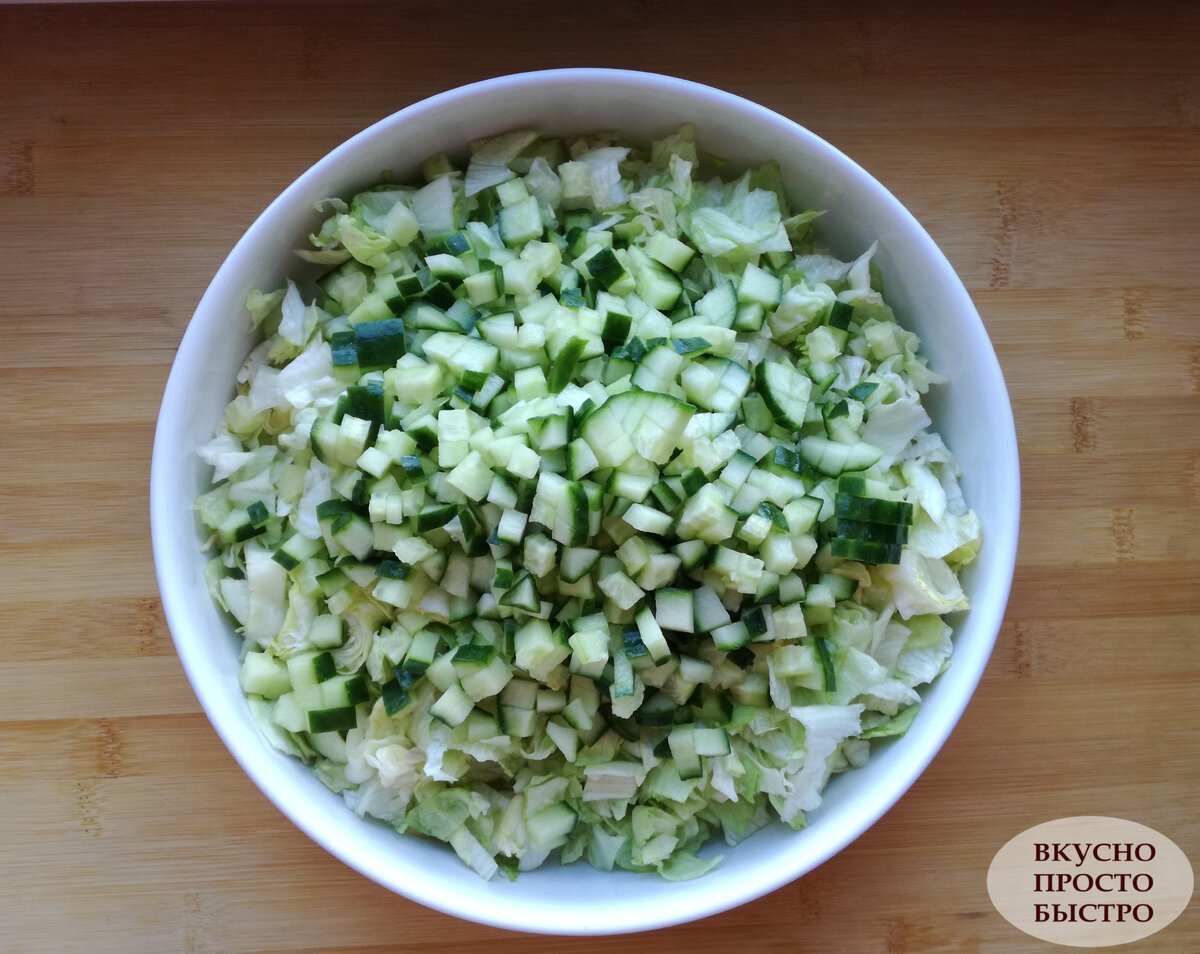 Салат с крабовыми палочками - рецепт на канале Вкусно Просто Быстро