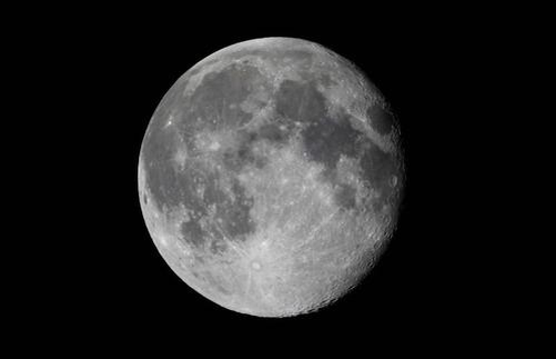 Наша луна - одна из многих в Солнечной системе.