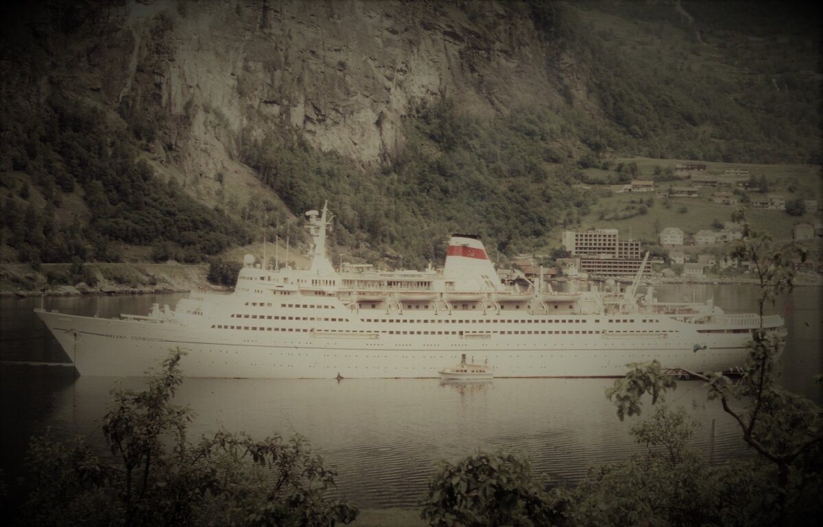 "Михаил Лермонтов" в круизе