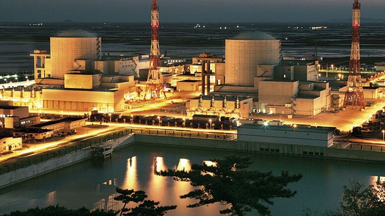 АЭС  в Китае, построенная силами специалистов компании Росатом. Россия является одним из лидеров по реализации проектов создания атомных электростанций вна мировом рынке. Снимок телеканала НТВ