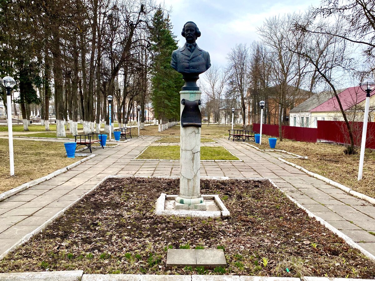 Погода в поселке тульском. Арсеньево Тульская область аллея героев. Поселок Арсеньево Тульской области. Арсеньевский район поселок Арсеньево. Арсеньевский район Тульской области памятник Даргомыжскому.