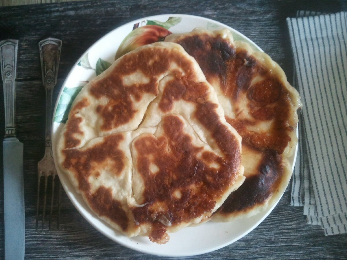 фото моё, хачапури только со сковородки.