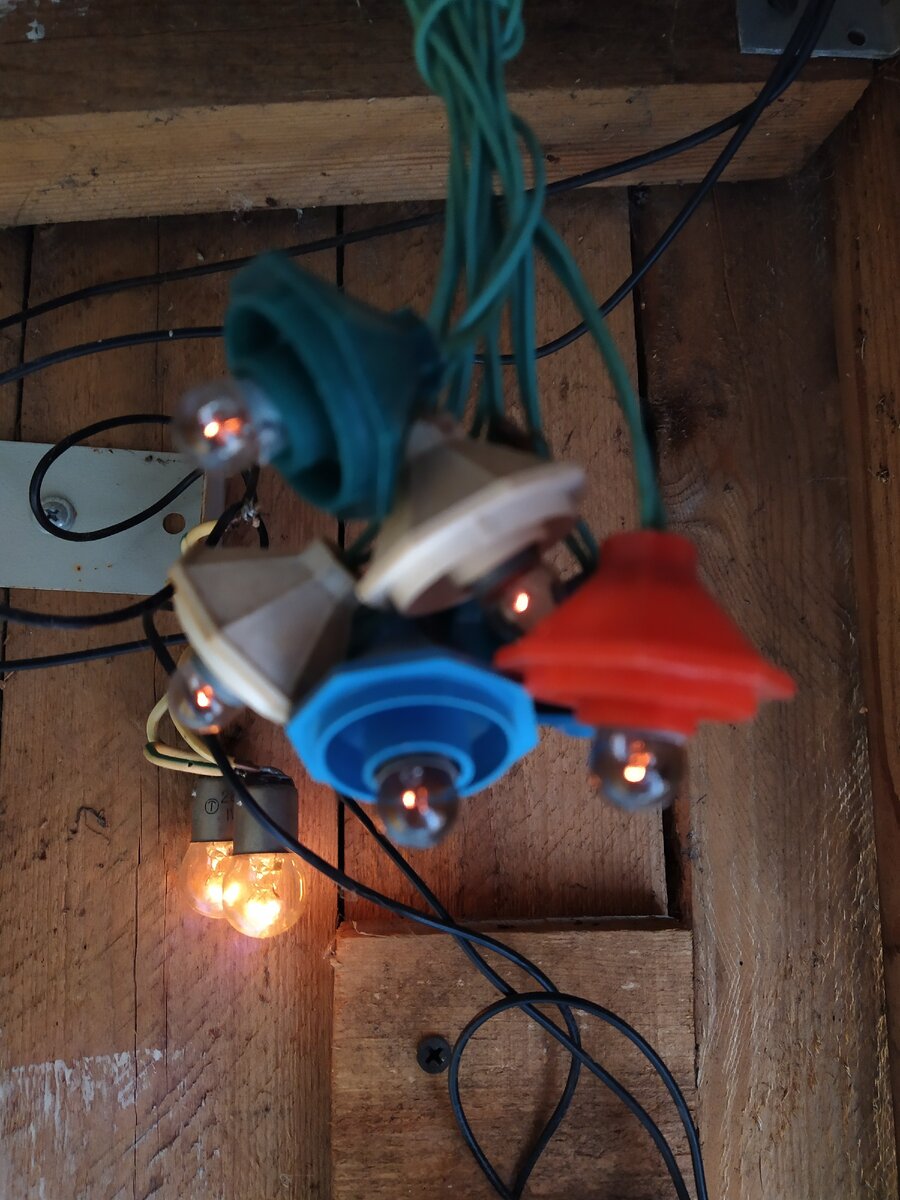 Нету и половины ампера... 