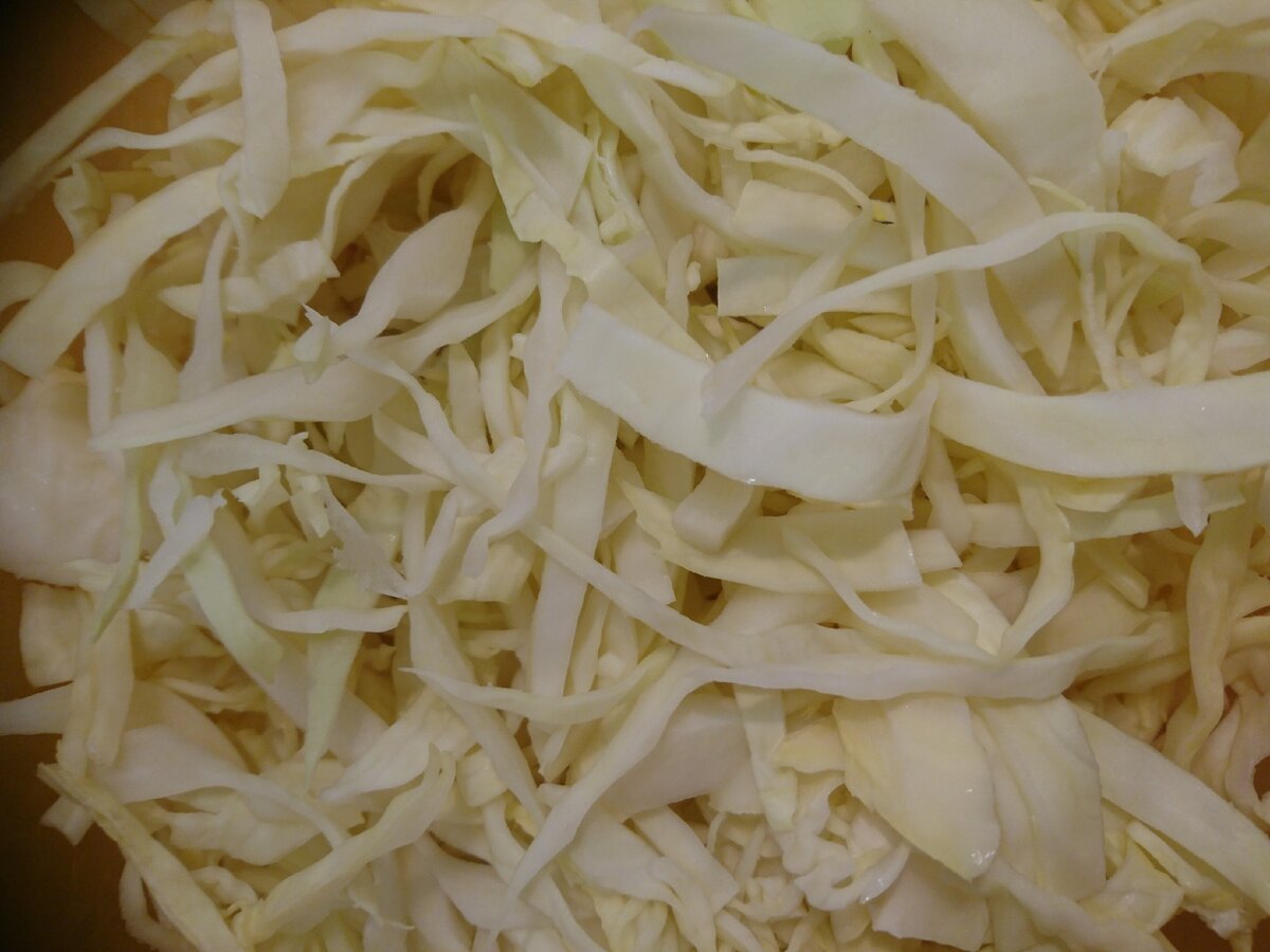 На скору руку резала, разной толщины получилось.