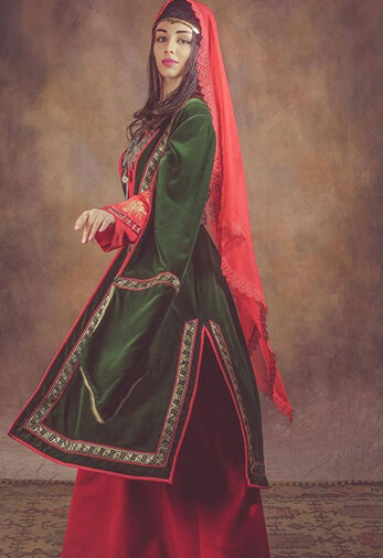 Костюмы мира. Национальный костюм Армении