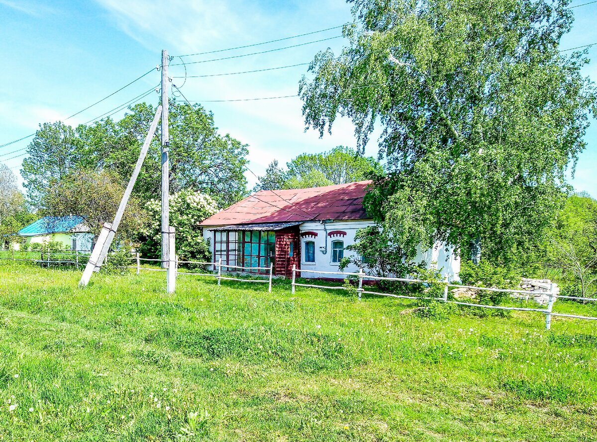 Дер спас. Деревня спас Курган. Васильевскоерядом деревня Спасс. Памятник в деревне Нерлей. Село Спасс микрорайон.