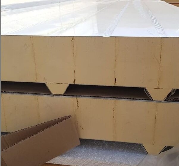 Кровельная сэндвич-панель из ломелей с утеплителем ПИР