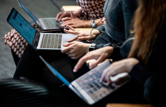 Скрученная картинка из яндекс поиска 