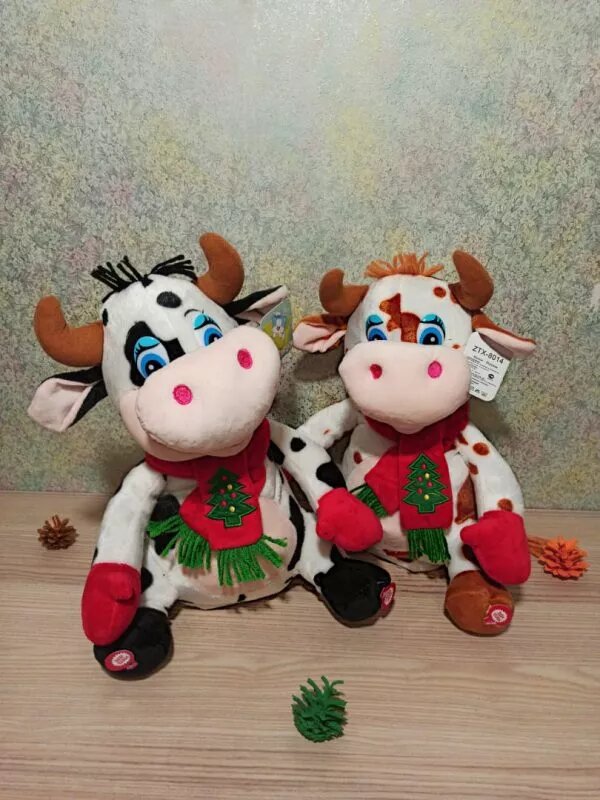 поющая игрушка корова с шарфом
