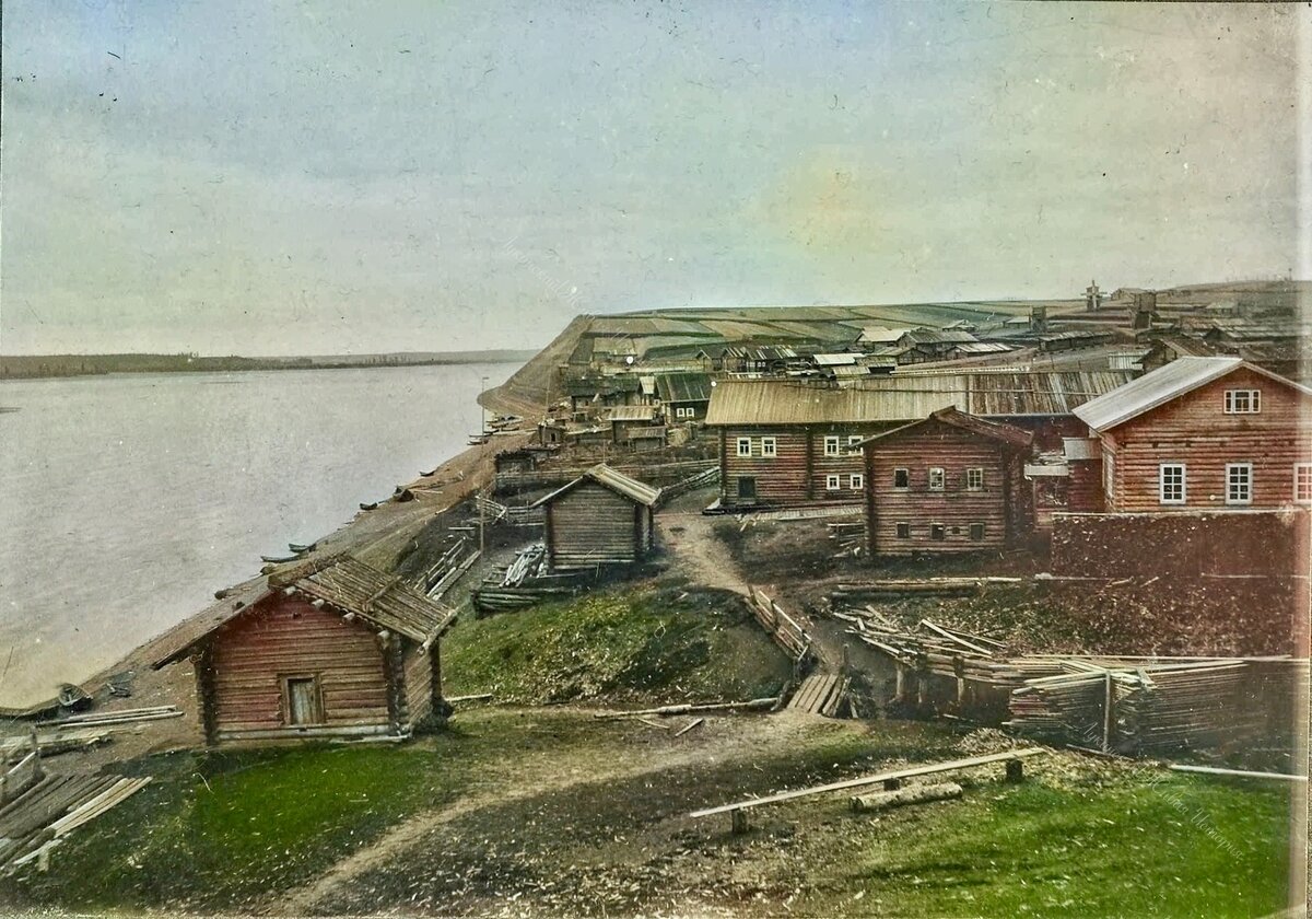 вдоль мощных северных рек стояло великое множество  русских сел Севера России