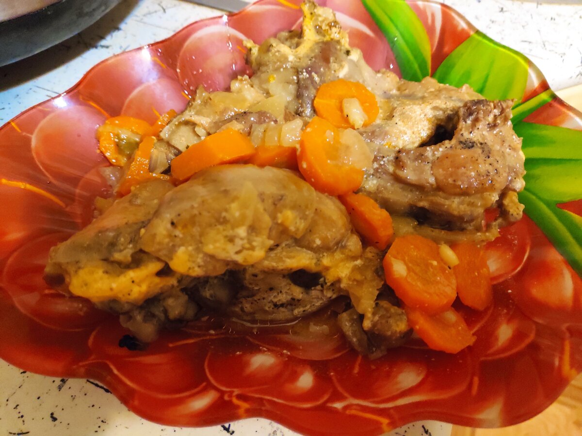 Кролик в сметанном соусе с чесноком – пошаговый рецепт приготовления с фото