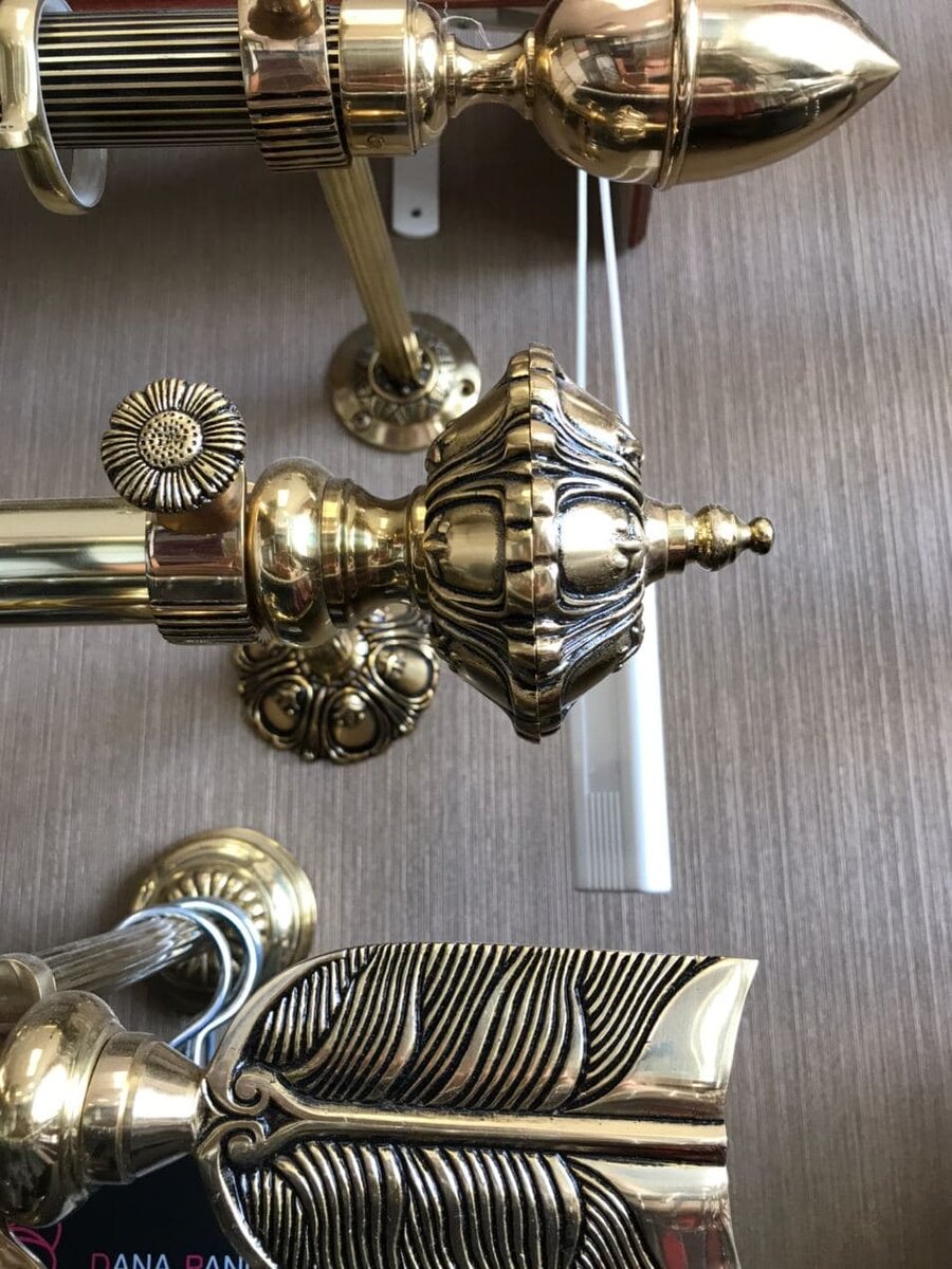 Металлические карнизы