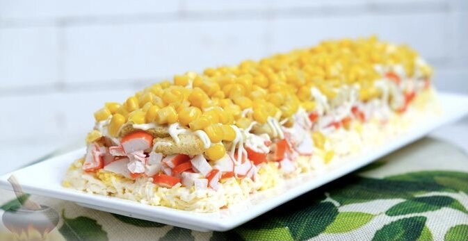 Крабовый салат с сухариками
