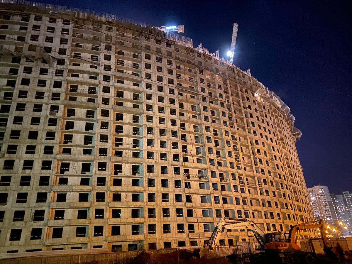 "Колизей" на Пионерской. 