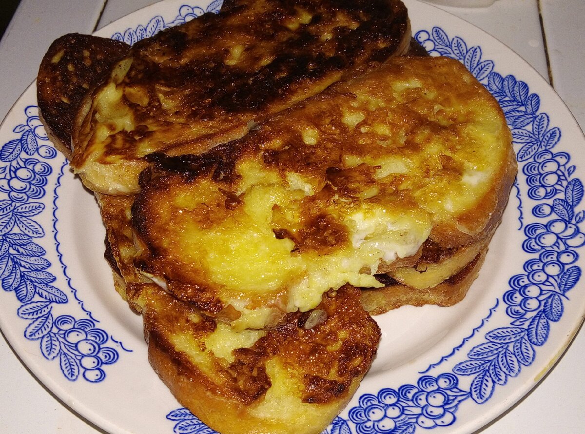 Попутно готовлю завтрак.