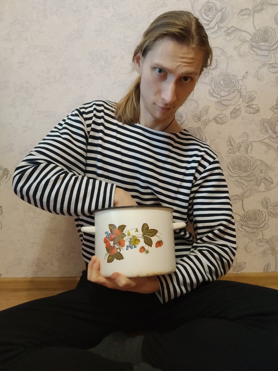 Каких кастрюль? Пустых? А действительно ли они пустые?