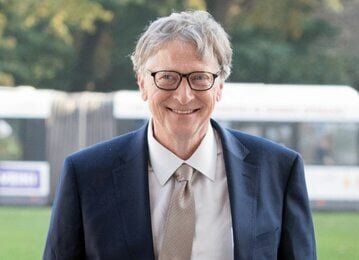 У Билла Гейтса был роман с сотрудником Microsoft в 2000 году. «Заключено полюбовно».