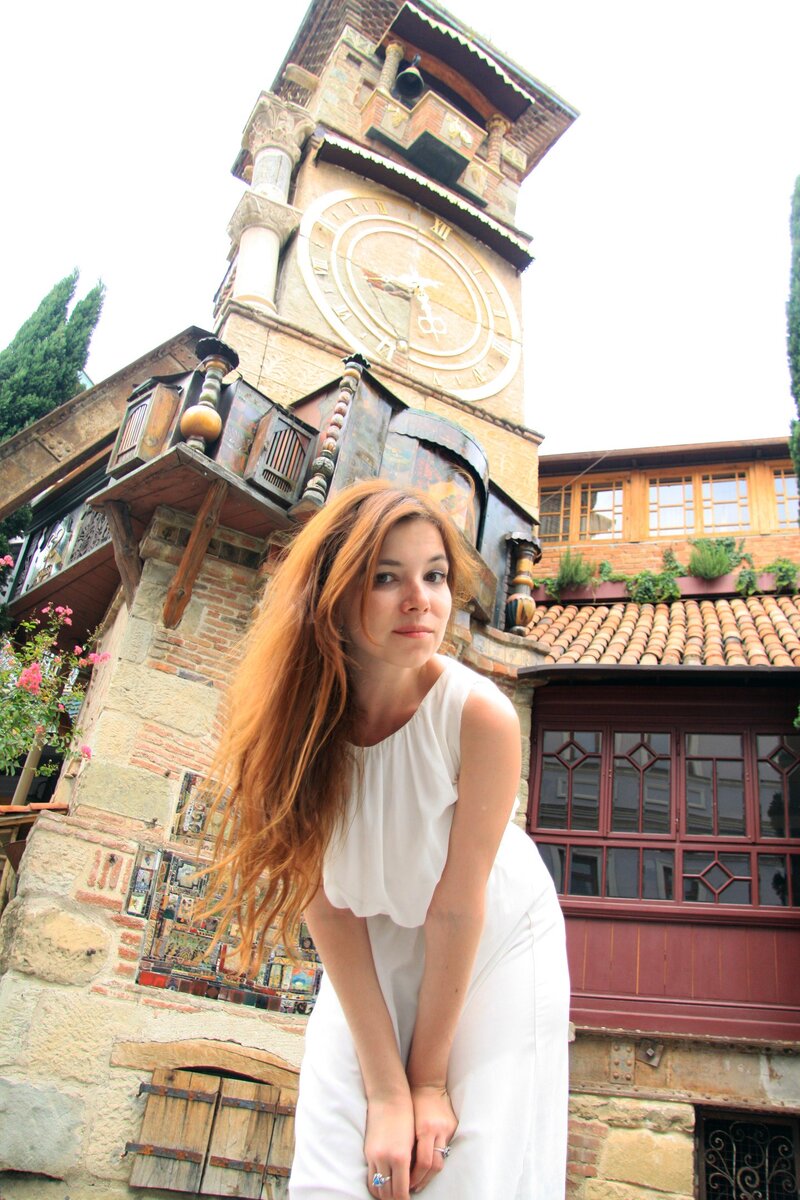 У театра Резо Габриадзе