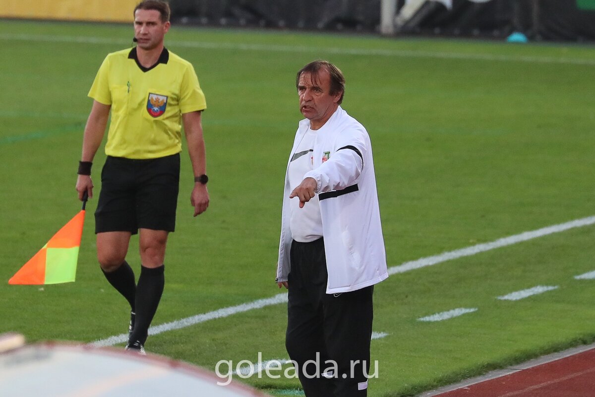 Главный  тренер ФК "Торпедо" Александр Бородюк. фото Артур Стабулниекс/Goleada.ru