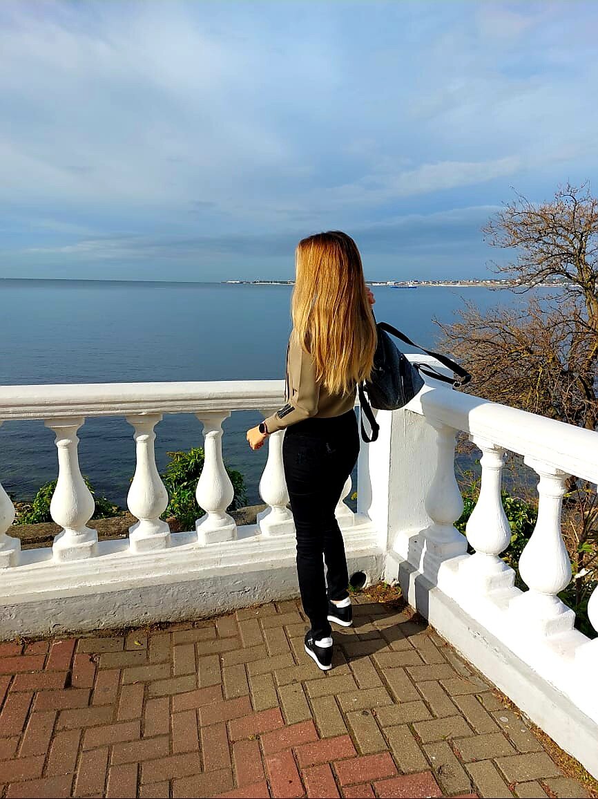 Разбавлю текст своим фото со вчерашней прогулки по набережной Геленджика ))