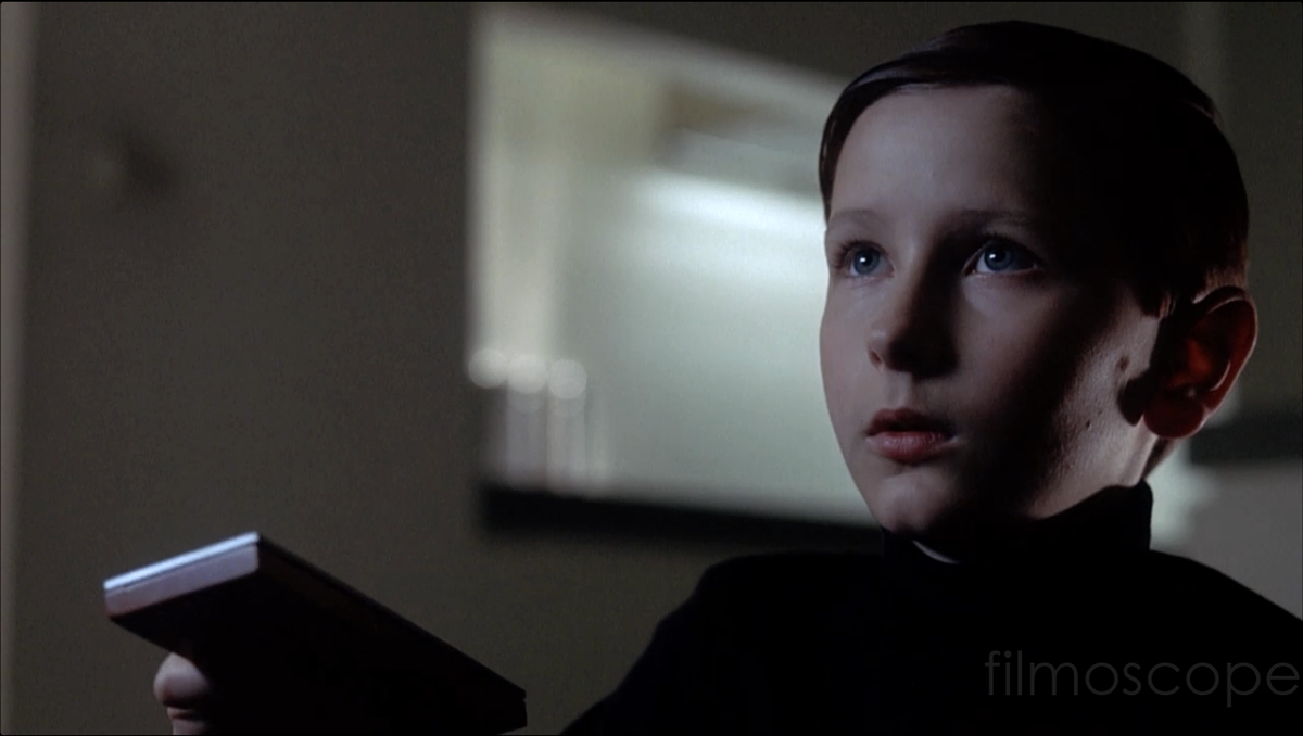 Кадр из фильма "Эквилибриум", 2002 год