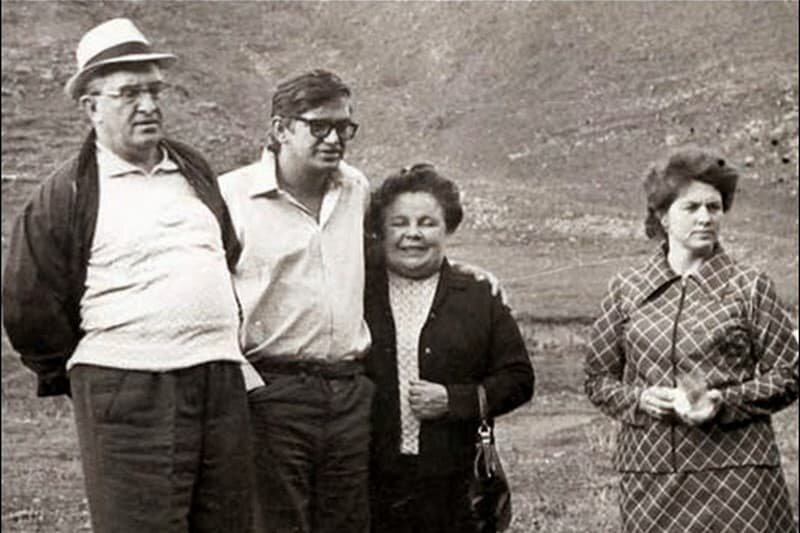 Игорь Андропов с отцом и матерью на отдыхе в горах. Фото: общественное достояние. 