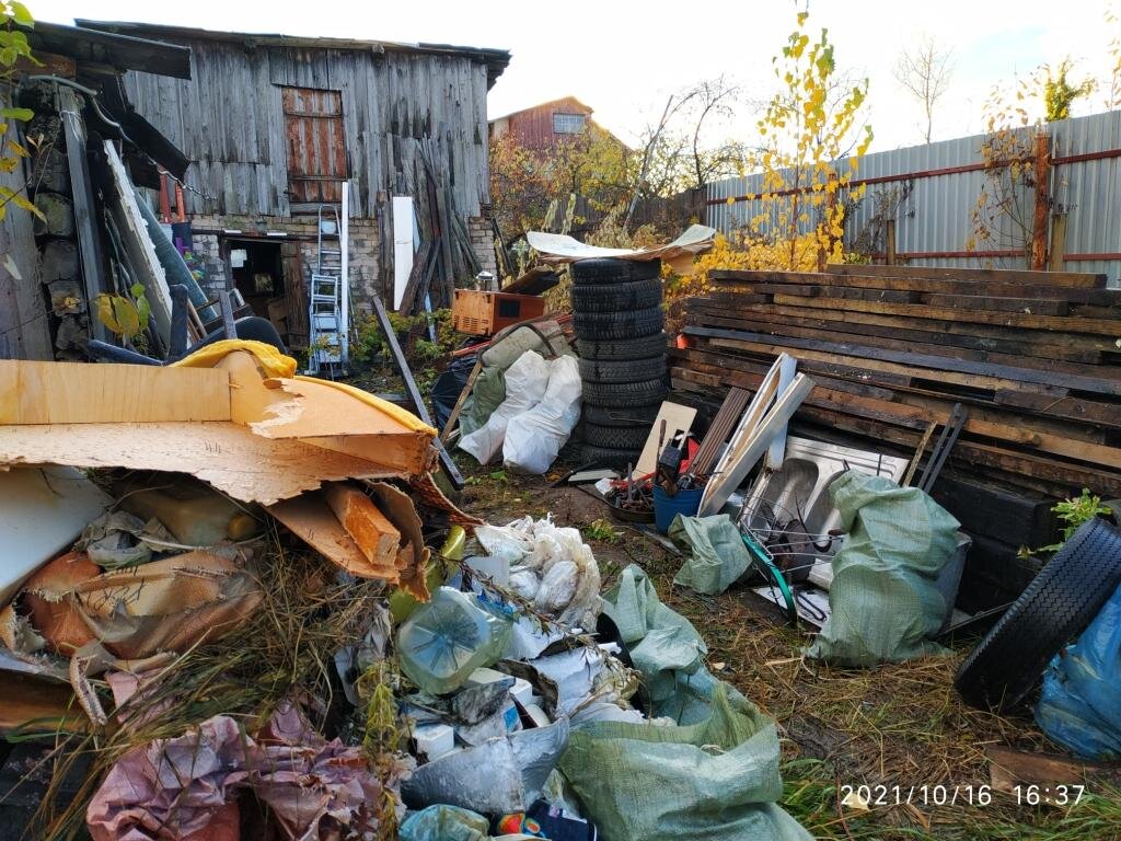 Раскладываем мусор по кучам)