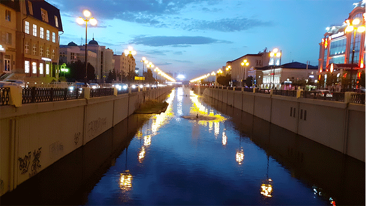 Набережная протоки Булак. Фото автора.