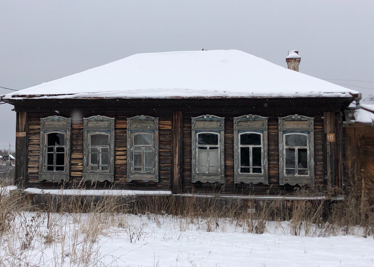 Раньше все было из дерева…стены, пол, окна. Очень душевно