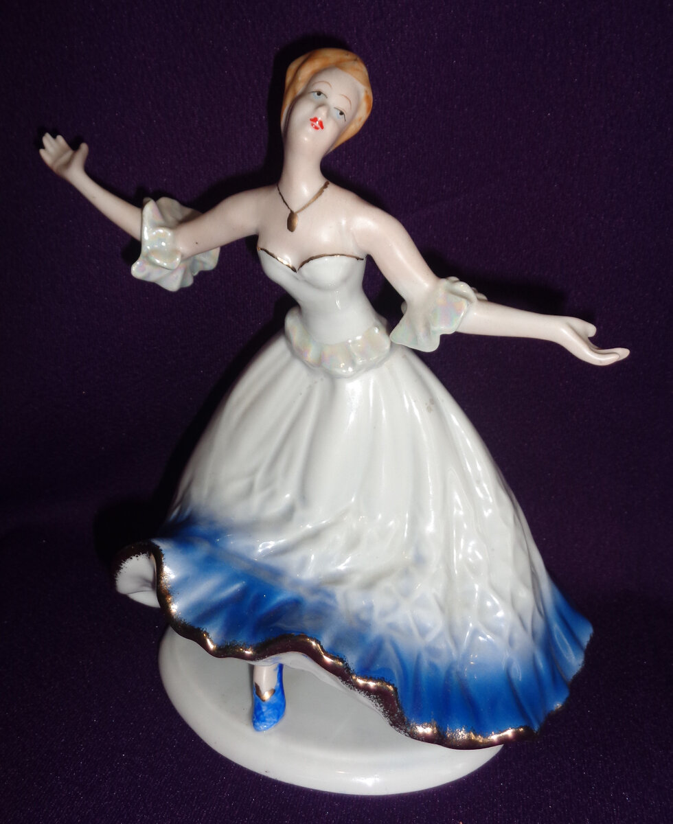 "Танцовщица", 1970-е годы, Румыния. Фото автора.