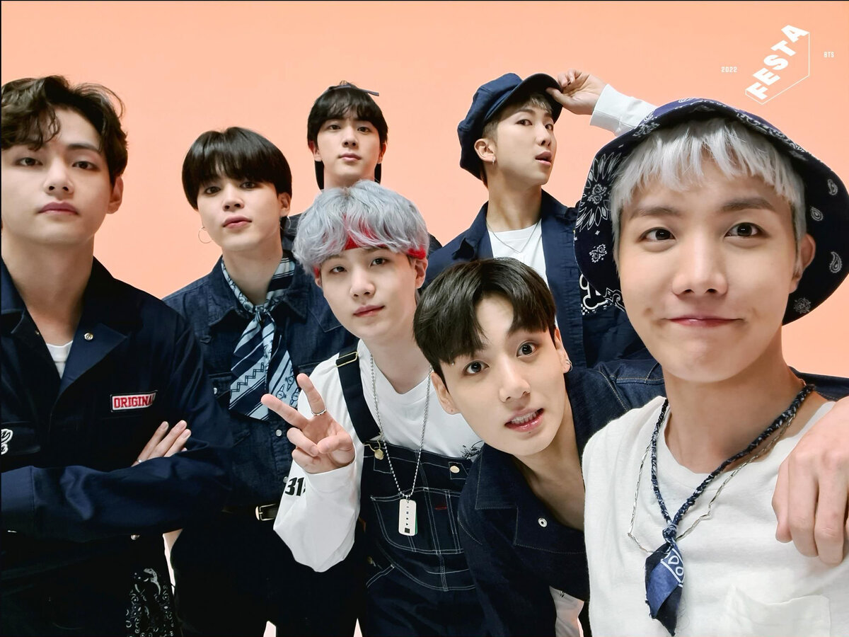 Популярный мембер бтс. Бтс 2017 чили. bts festa 2025 photo.
