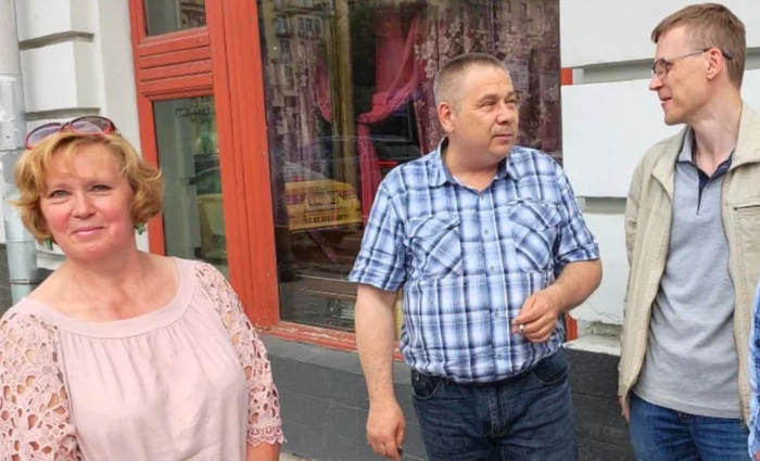 Галина Маркова приглядывала за мальчиками. Листаем дальше альбом. 