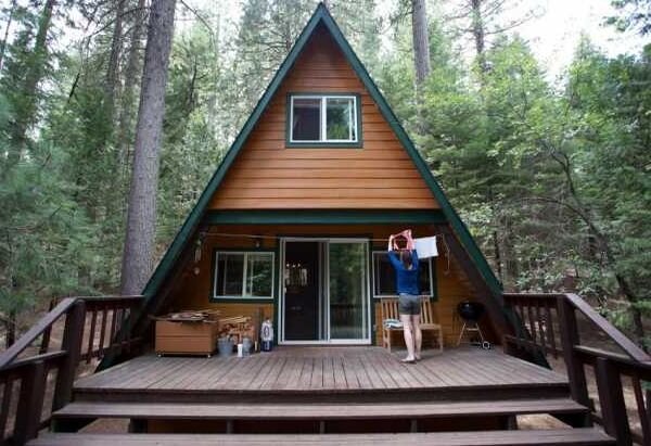 Фото 1. Стандартная "шалашная" дача, которую можно легко  превратить в загородный дом для полноценного проживания