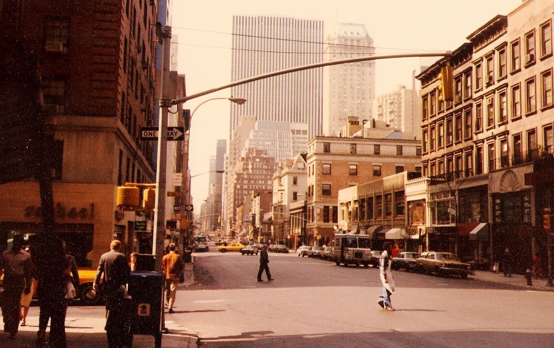 Америка 80 90. Нью Йорк 70х улицы. Америка город 80е. Нью-Йорк 1980-е. Эстетика Америка 80е.