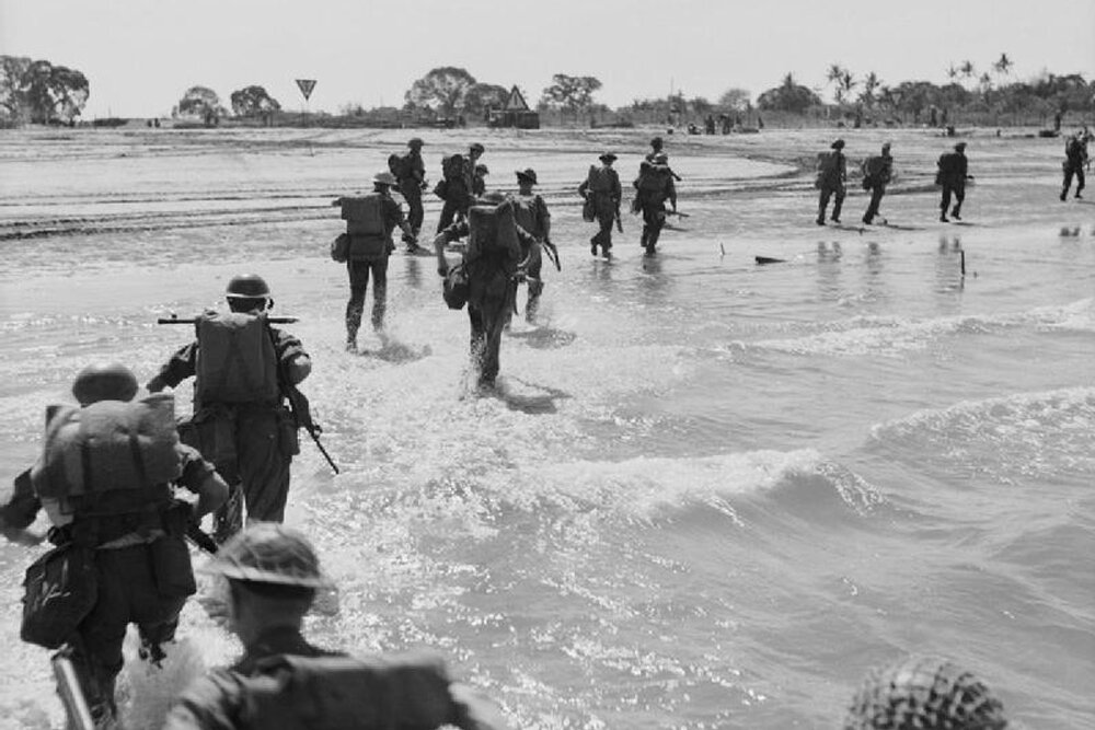Высадка 4-й Индийской пехотной бригады на Рамри 21 января 1945 года. Источник: www.tracesofwar.com