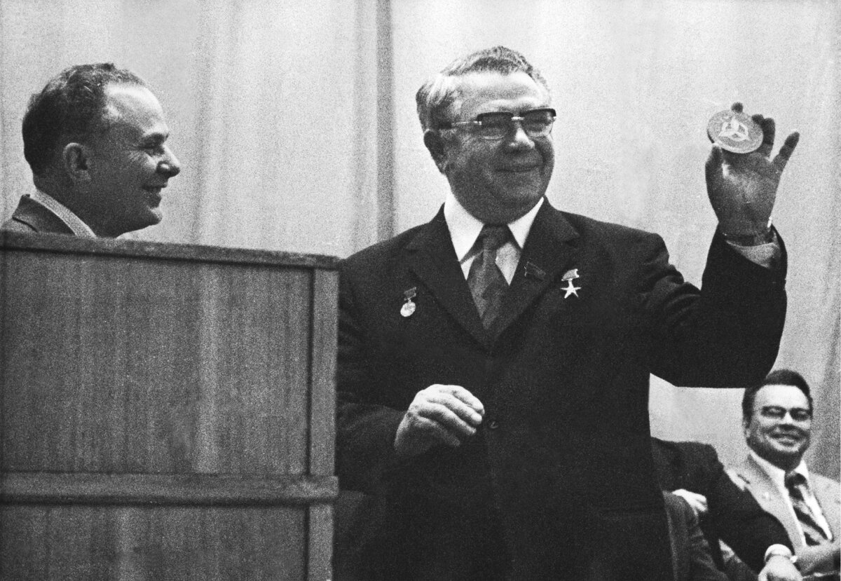 Член-корреспондент АН СССР Павел Соловьев, 1977 год.