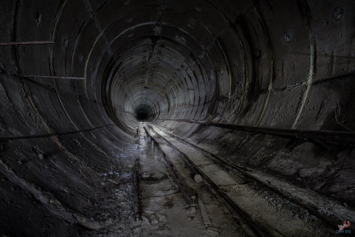 Разрушенные станции. Metro 2033 заброшенные туннели. Заброшенный Московский метрополитен. Заброшенные тоннели Московского метрополитена. Заброшеные станции метро Москвы.