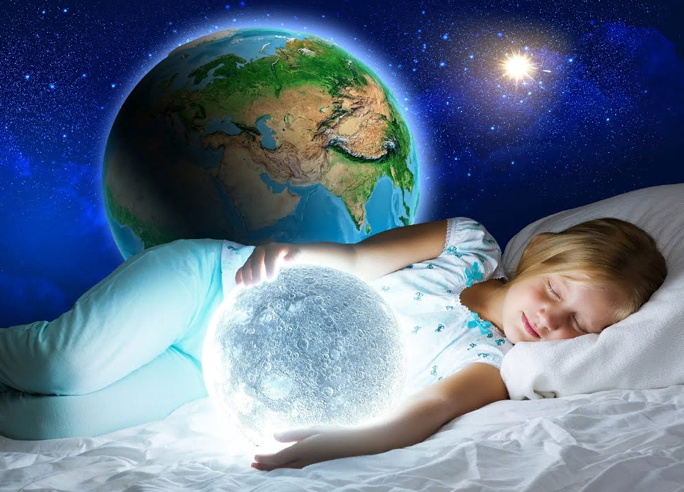 Стихи про небеса. Красивый стих про небо. Парень лежит в поле. Спокойной ночи планета земля. Люди тянутся друк к другу.