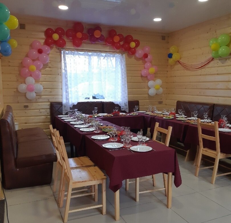 п. Ленинск. Кафе "Сказка" за 10 часов до пожара