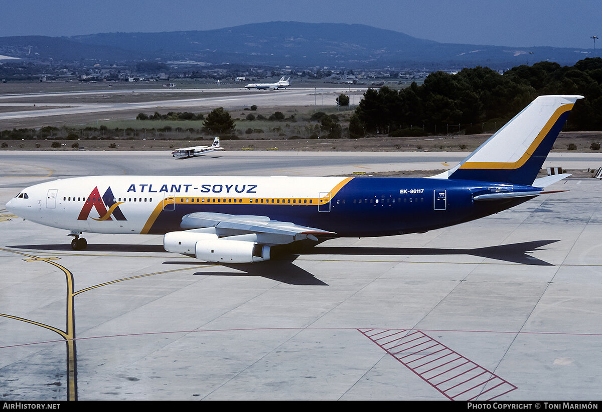 Авиакомпании armenia. Ил 86 Armenian Airlines. Armavia Airlines ил-86. Ил 86 армянские авиалинии. Ek-86117.