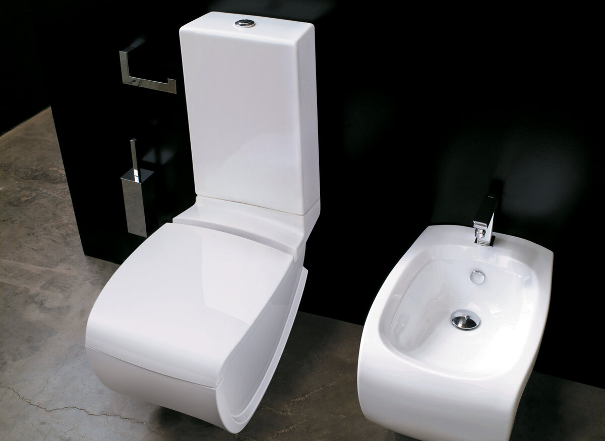 Квадратный туалет. Унитаз-компакт ARTCERAM Hi-line hiv003 01 00bi. Унитазы Hidra Ceramica. Hidra Ceramica Hi-line. ARTCERAM/Hidra Hi-line унитаз моноблок 38х68 см, с крепежами, цвет: белый/хром.