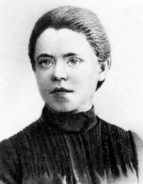 Анна Изряднова, первая гражданская жена поэта. Родила сына Юрия