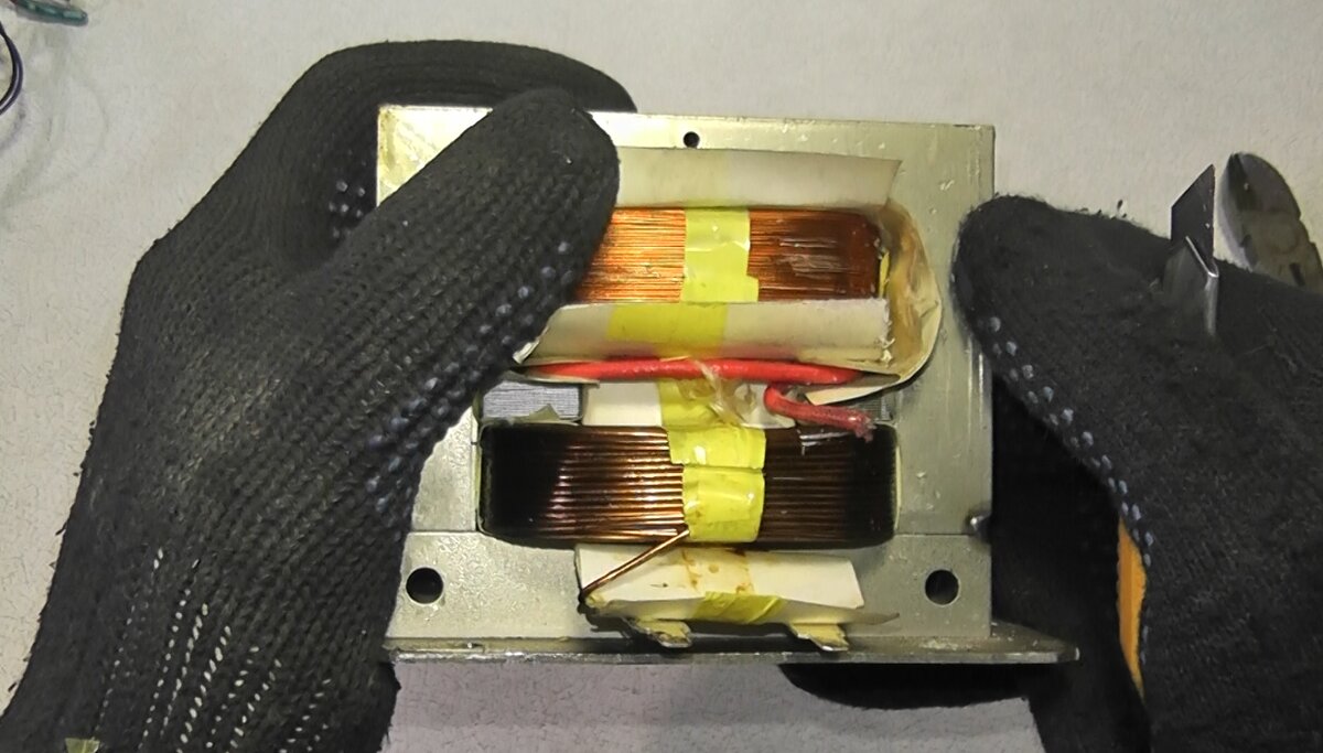 Где находится медь в микроволновке. Медь в микроволновке. Микроволновка медь. Медь в микроволновке. Сколько меди в микроволновой печи.