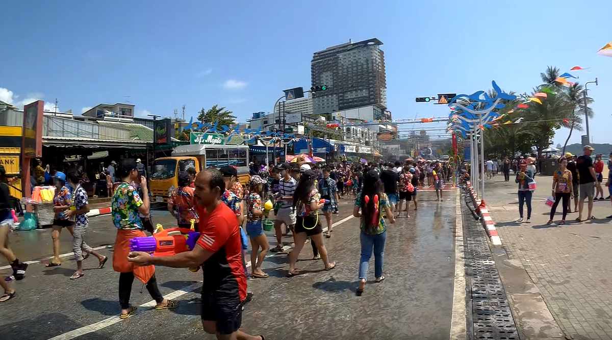 «Sawasdee pi mai!» (С Новым годом!)